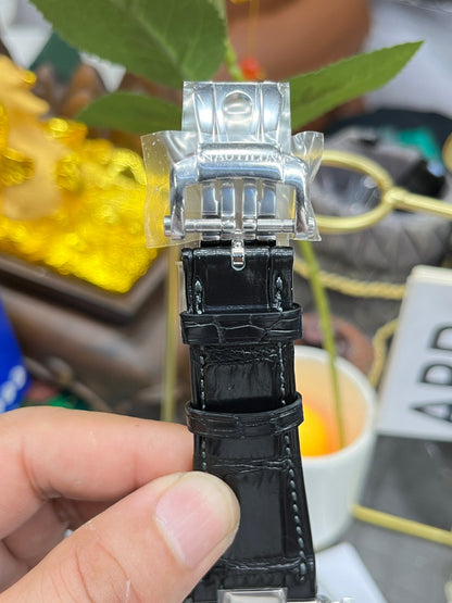 Patek Philippe Nautilus 5711G-001 (Patek Philippe Nautilus 5711G белое золото)