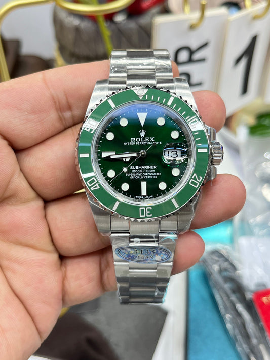 Rolex Submariner Date 116610LV (Rolex Submariner “зелёный люм/Green Hulk”, второе поколение)