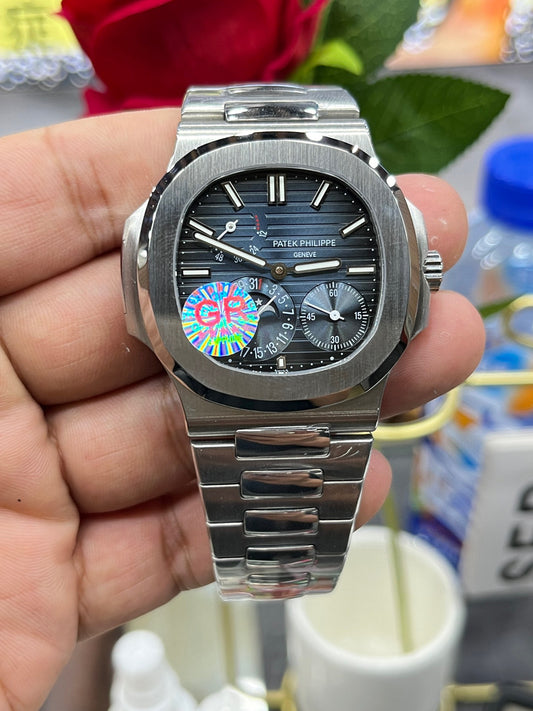 Patek Philippe Nautilus 5712/1A-001 (Patek Philippe Nautilus 5712 «Президентская модель»)