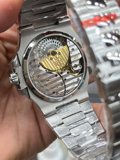 Patek Philippe Nautilus 5712/1A-001 (Patek Philippe Nautilus 5712 «Президентская модель»)