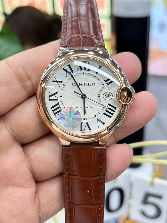 Cartier Ballon Bleu de Cartier WGBB0039 (Cartier Ballon Bleu de Cartier 42 мм, розовое золото, синий циферблат)