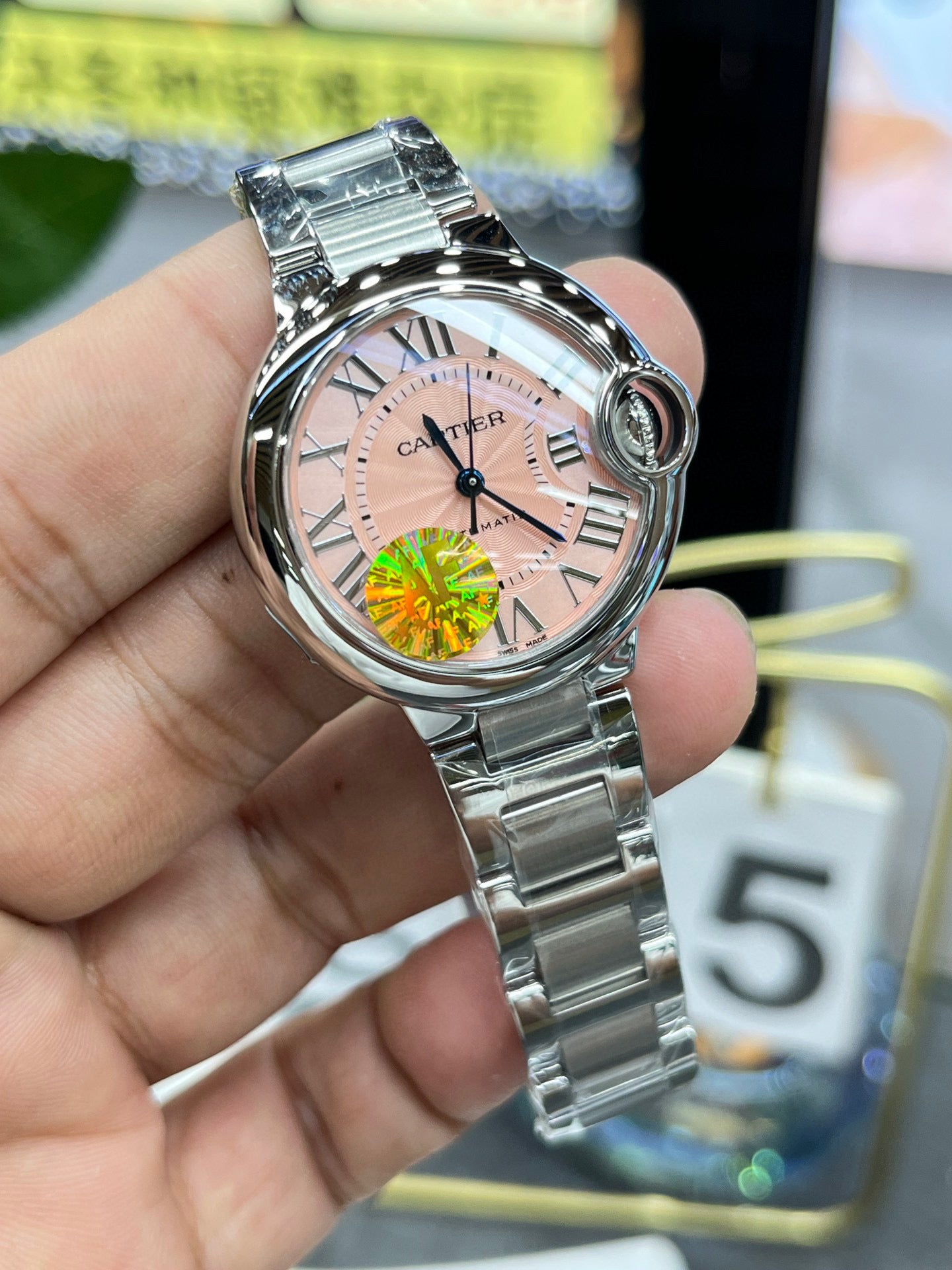 Cartier Ballon Bleu de Cartier W6920097 (Cartier Ballon Bleu 33 мм, розовый циферблат)