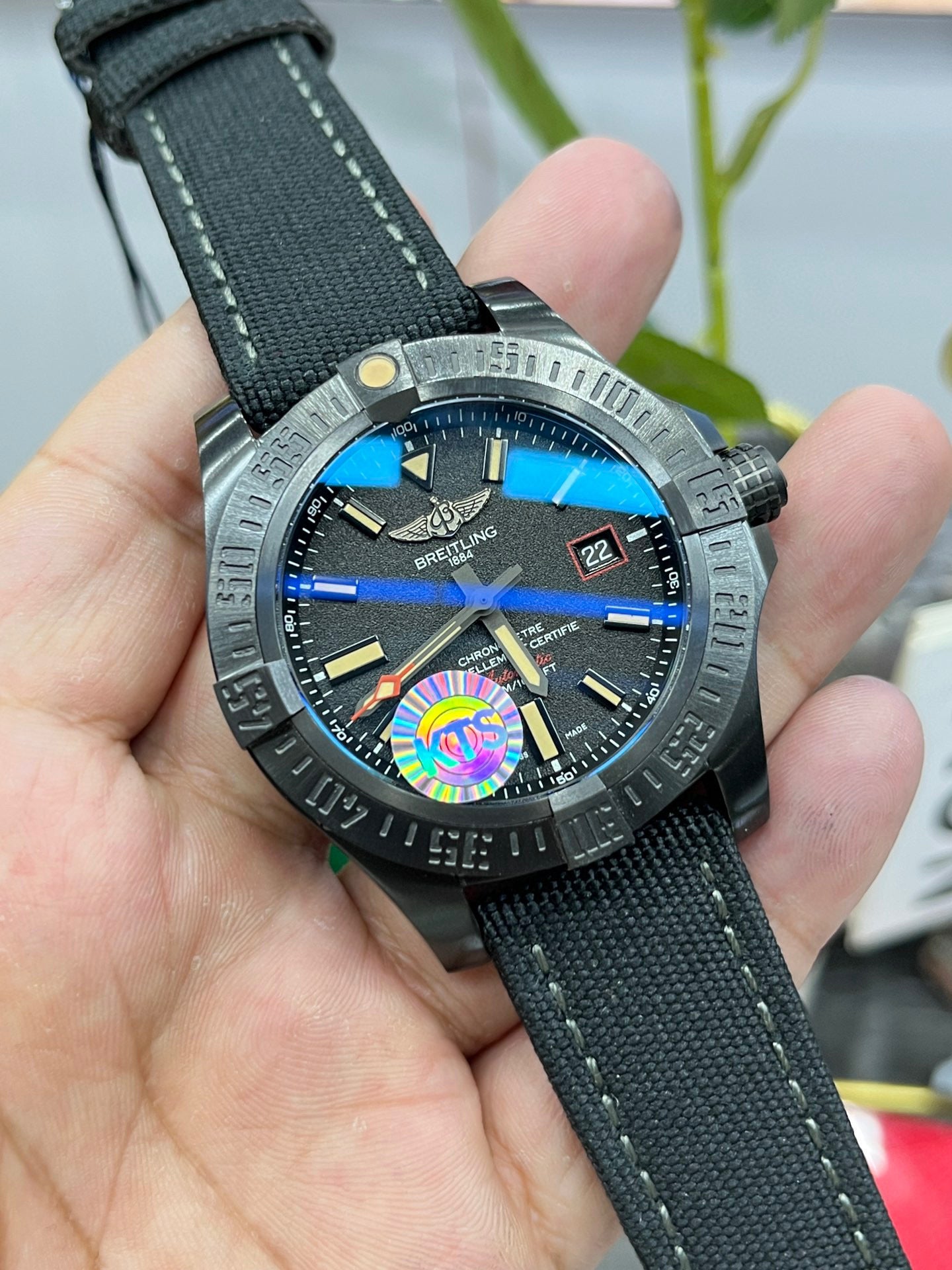 Breitling Avenger B01 Chronograph 44 V17311101B1W1 (Breitling Avenger V17311101B1W1)