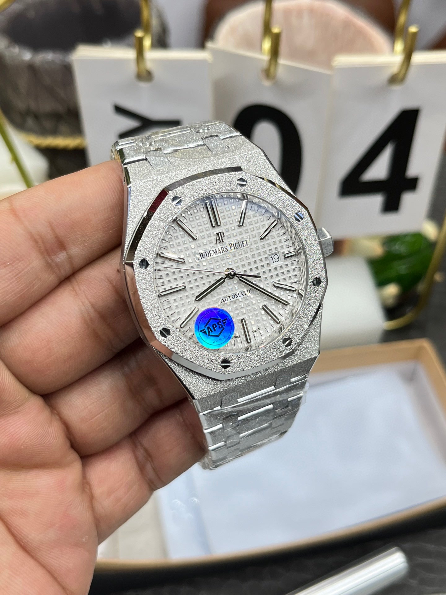 Audemars Piguet Royal Oak 15400 Frosted Gold Custom (Audemars Piguet Royal Oak 15400 «frosted gold»)