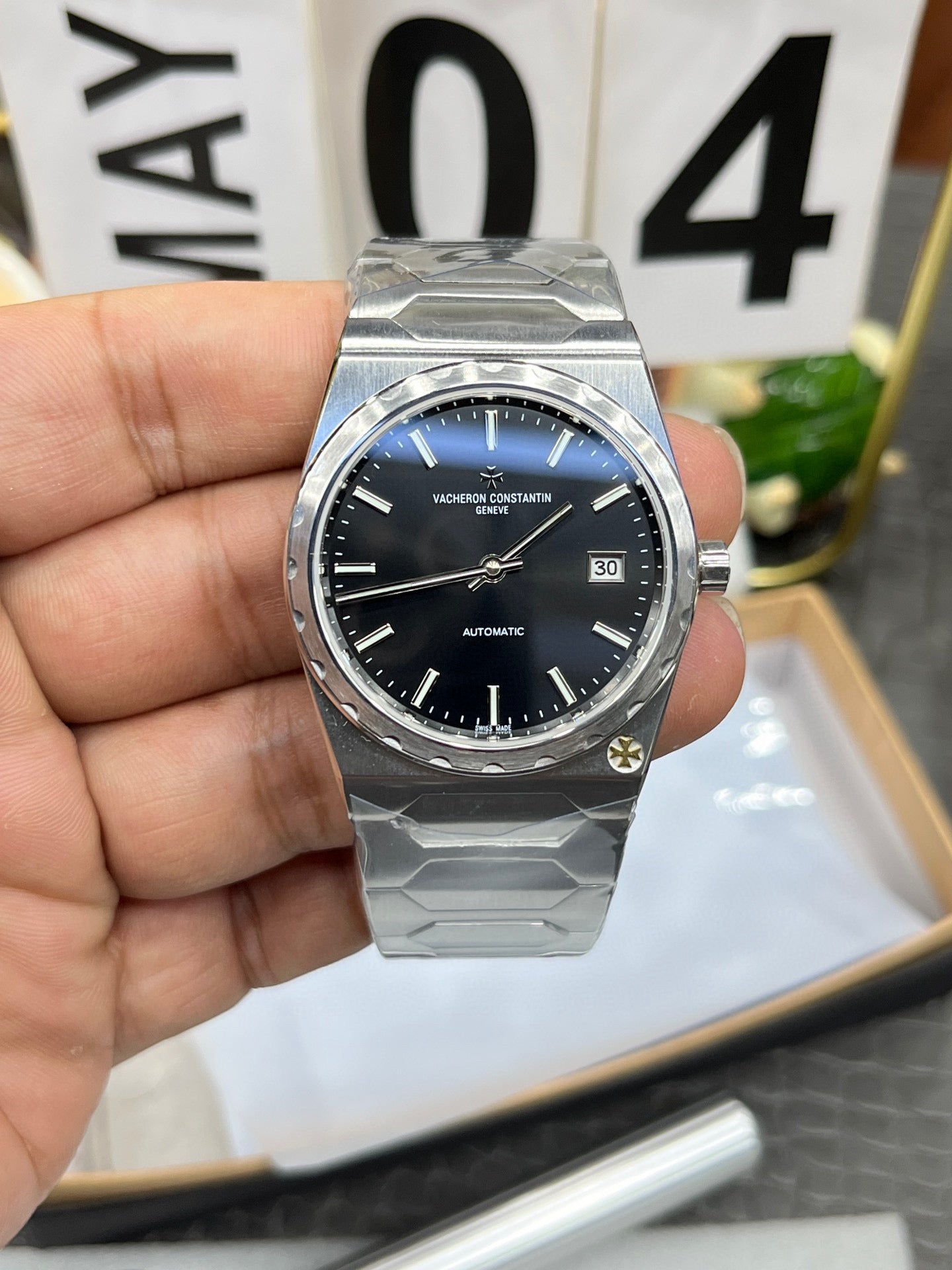 Vacheron Constantin Historiques 222 4200H/222A-B934 (Vacheron Constantin Historiques 222, чёрный циферблат)
