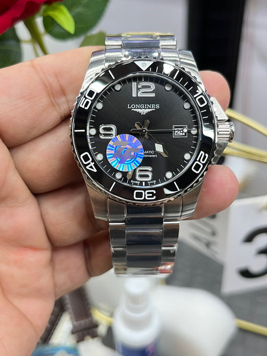 Longines Conquest L3.781.4.56.6 (Longines Conquest чёрный циферблат)
