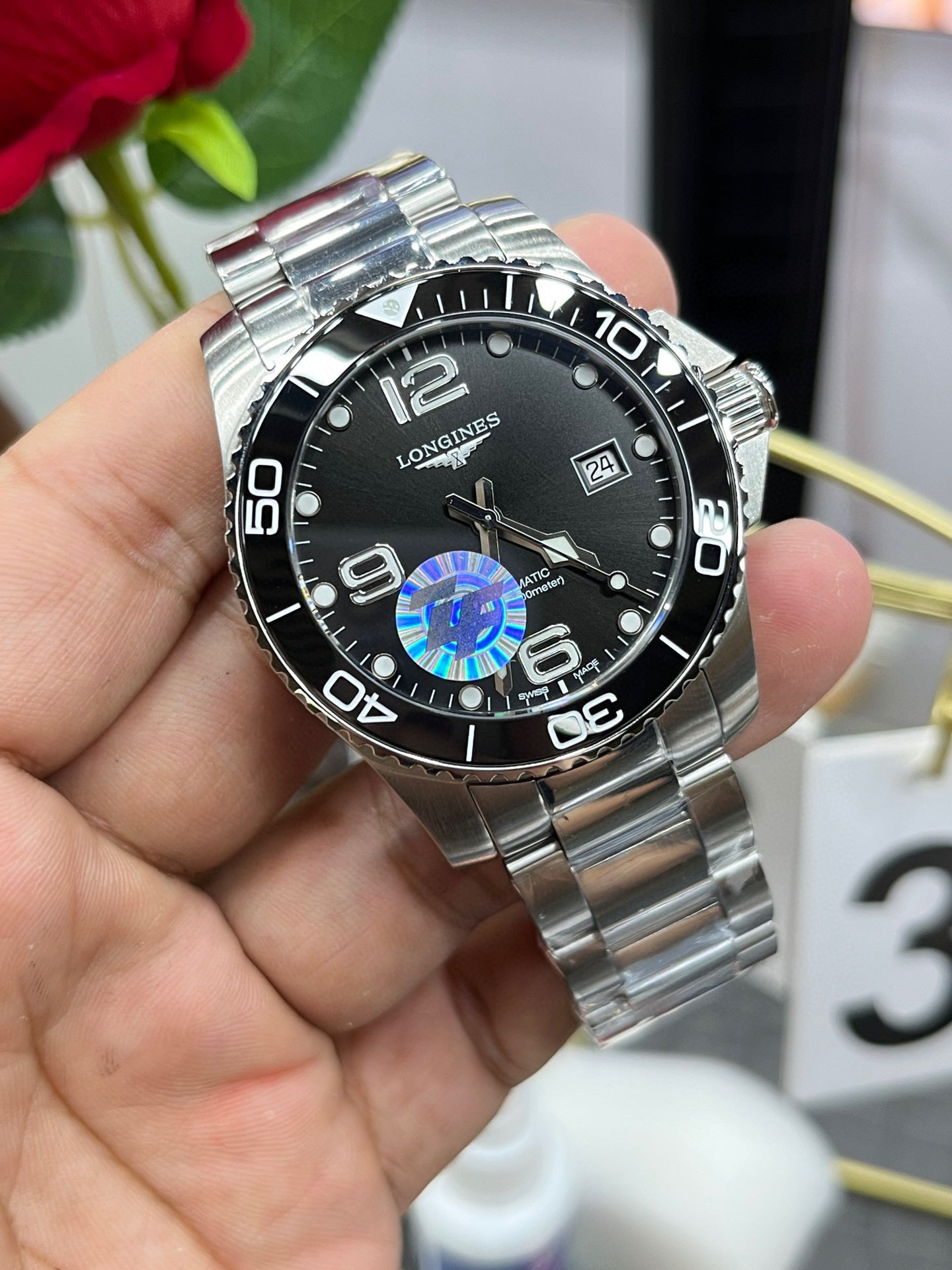 Longines Conquest L3.781.4.56.6 (Longines Conquest чёрный циферблат)