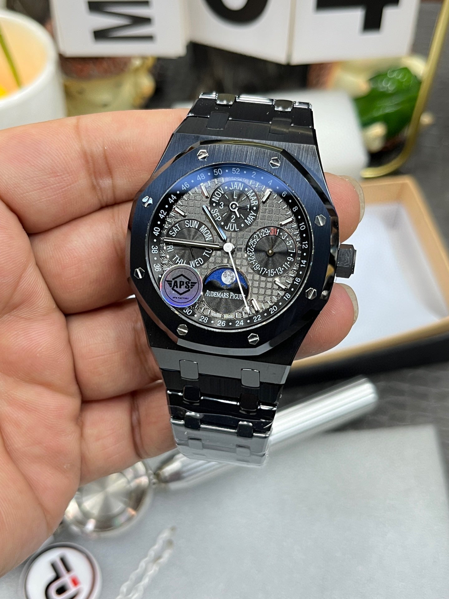 Audemars Piguet Royal Oak Perpetual Calendar 26579CE.OO.1225CE.01 (Audemars Piguet Royal Oak вечный календарь, чёрная керамика)