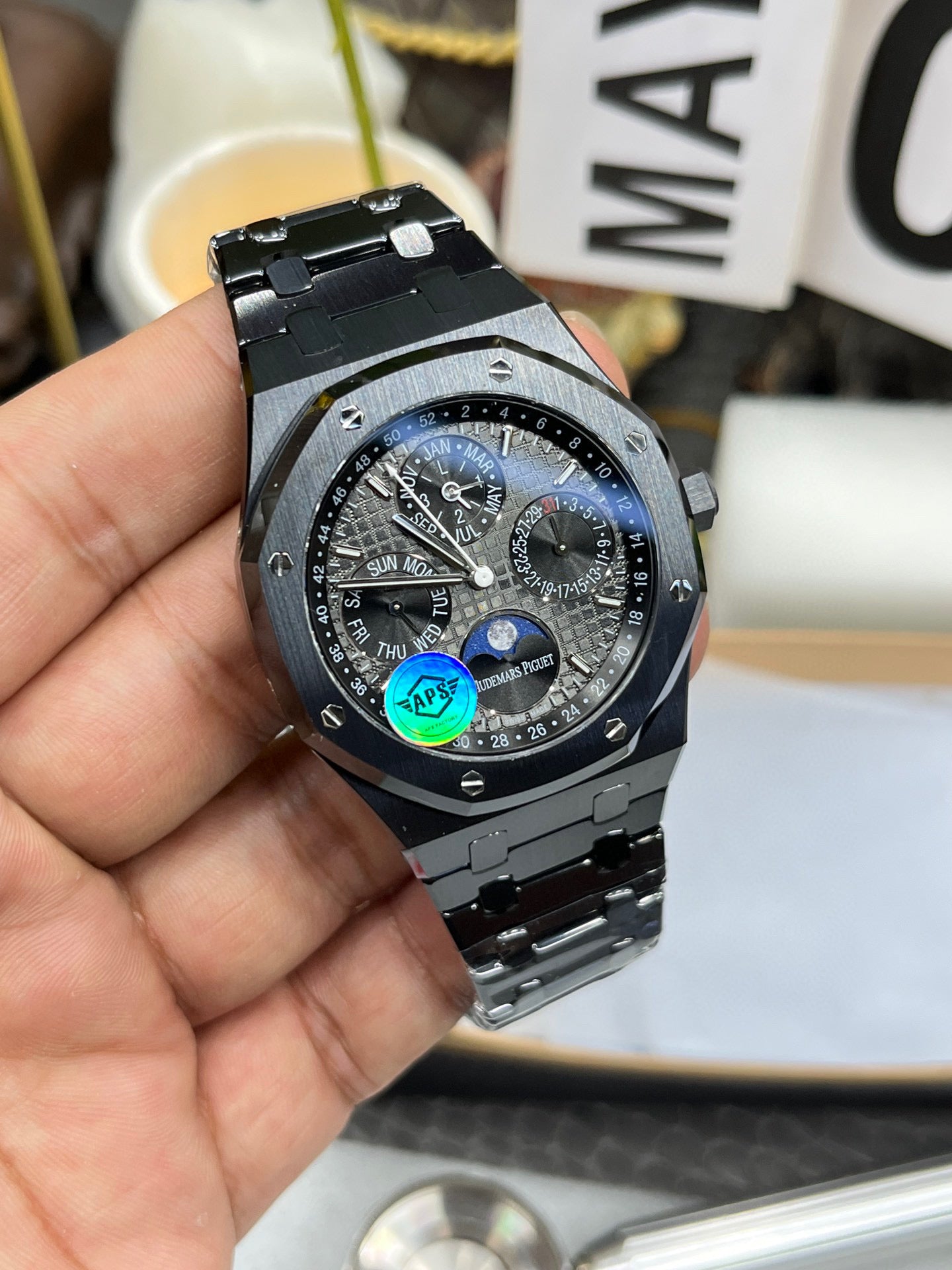 Audemars Piguet Royal Oak Perpetual Calendar 26579CE.OO.1225CE.01 (Audemars Piguet Royal Oak вечный календарь, чёрная керамика)