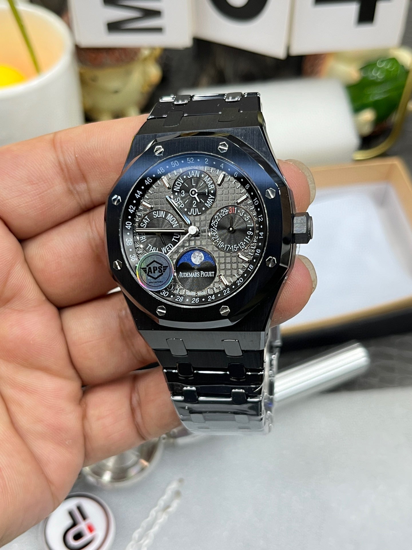 Audemars Piguet Royal Oak Perpetual Calendar 26579CE.OO.1225CE.01 (Audemars Piguet Royal Oak вечный календарь, чёрная керамика)