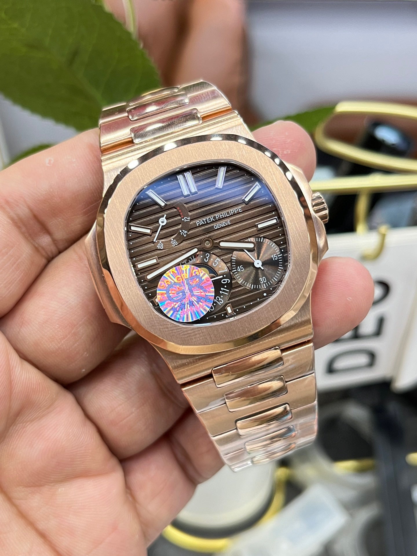 Patek Philippe Nautilus 5712/1R-001 (Patek Philippe Nautilus из розового золота)