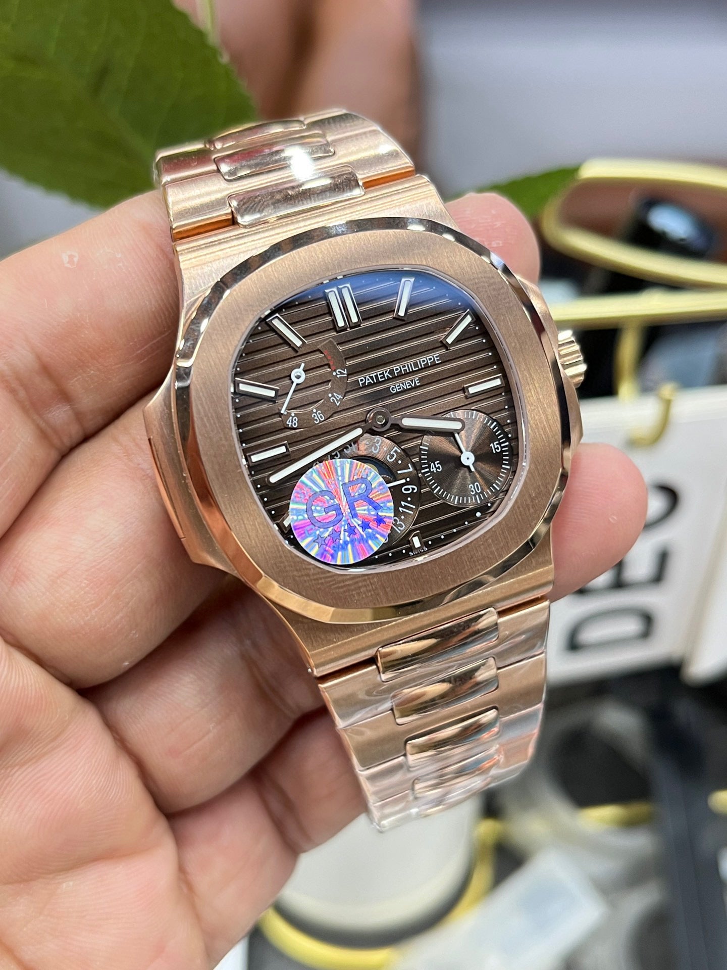 Patek Philippe Nautilus 5712/1R-001 (Patek Philippe Nautilus из розового золота)