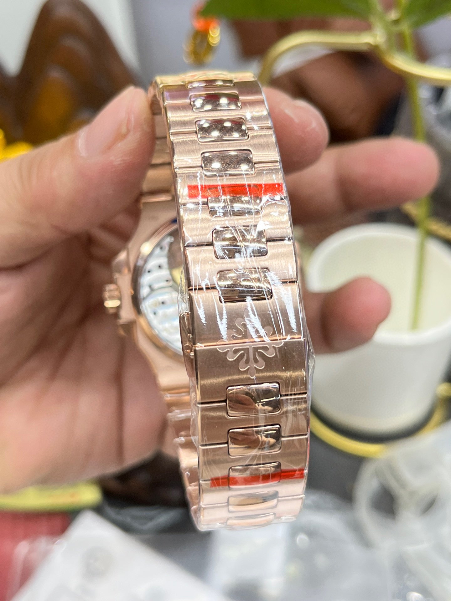Patek Philippe Nautilus 5712/1R-001 (Patek Philippe Nautilus из розового золота)