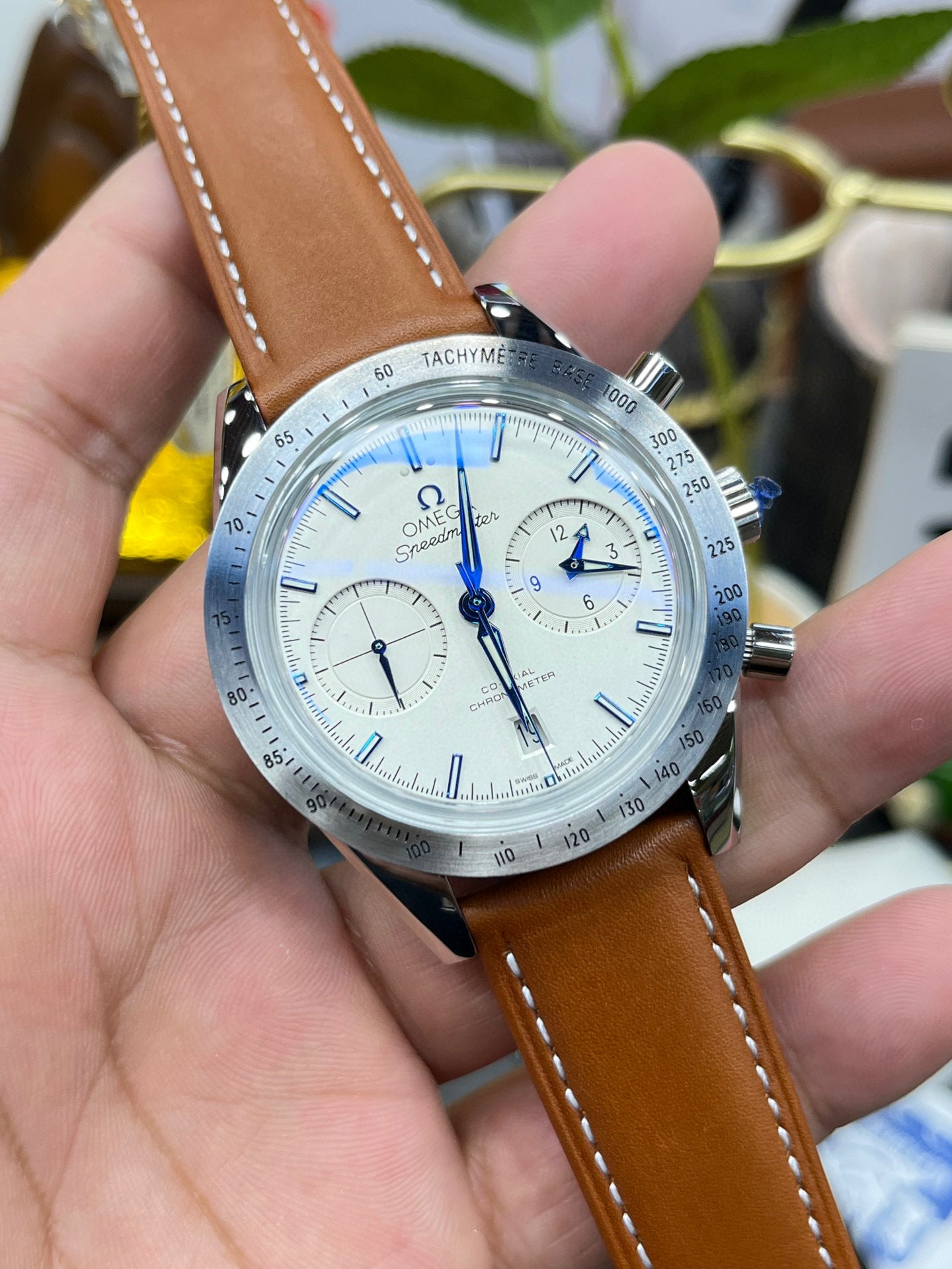 Omega Speedmaster Moonwatch 331.12.42.51.02.002 (Omega Speedmaster Moonwatch, белый циферблат)