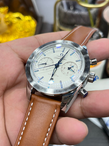 Omega Speedmaster Moonwatch 331.12.42.51.02.002 (Omega Speedmaster Moonwatch, белый циферблат)