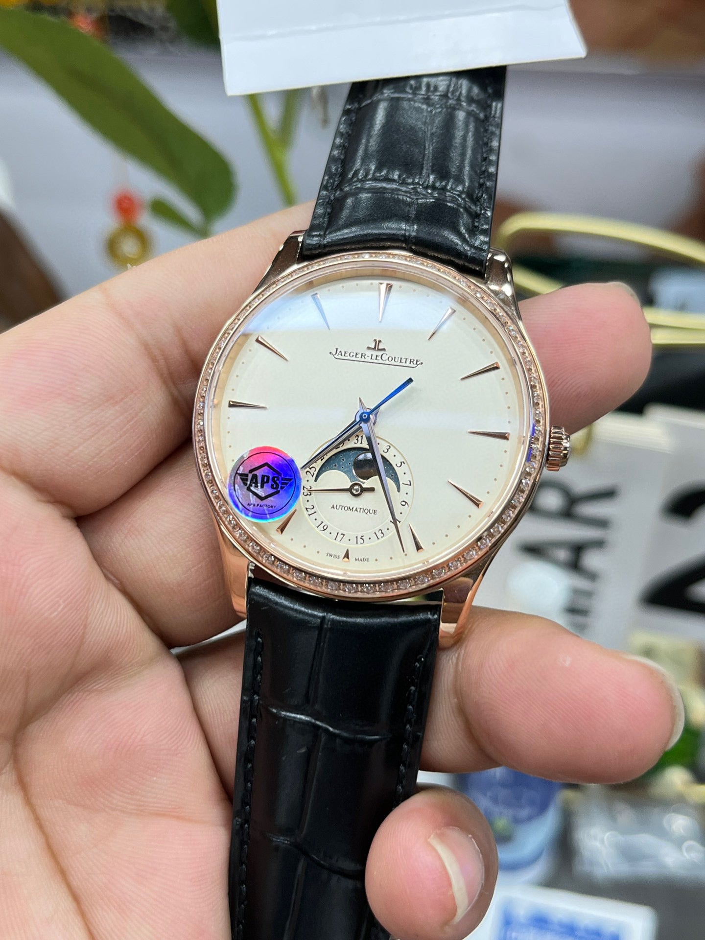 Jaeger-LeCoultre Master Ultra Thin Moon Q1362503 (Jaeger-LeCoultre Master Ultra Thin Moon, розовое золото с бриллиантами)