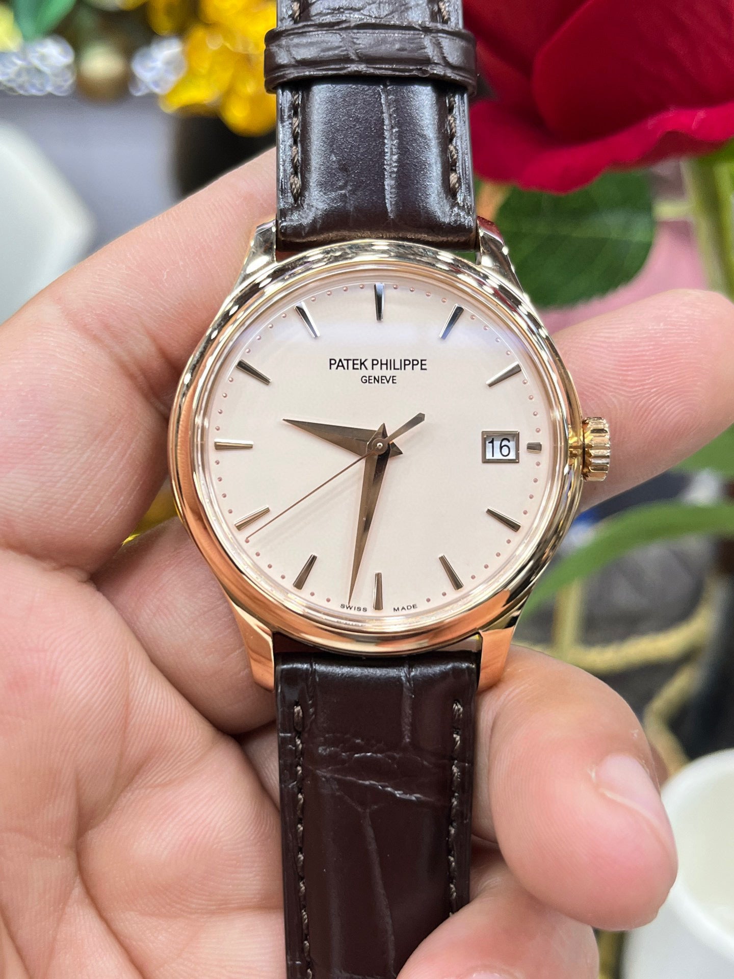 Patek Philippe Calatrava 5227R-001 (Patek Philippe Calatrava «флип-кейс», розовое золото)