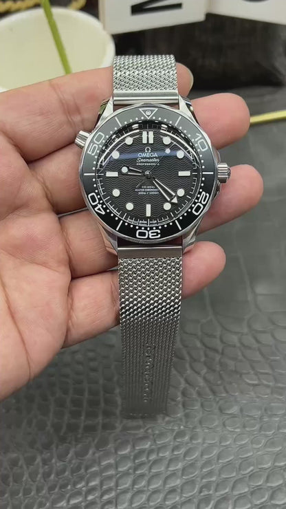 Omega Seamaster Diver 300M Ref. 210.30.42.20.01.010 “42mm Steel / Black Dial No-Date